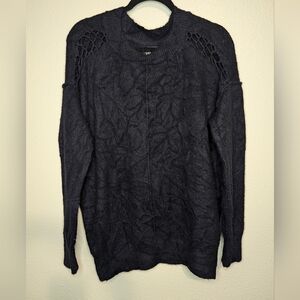 Le Temps des Cerises Acrylic Sweater w/ wrinkle look and shoulder designs black